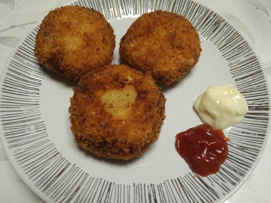 可乐饼 （肉末洋葱土豆饼）