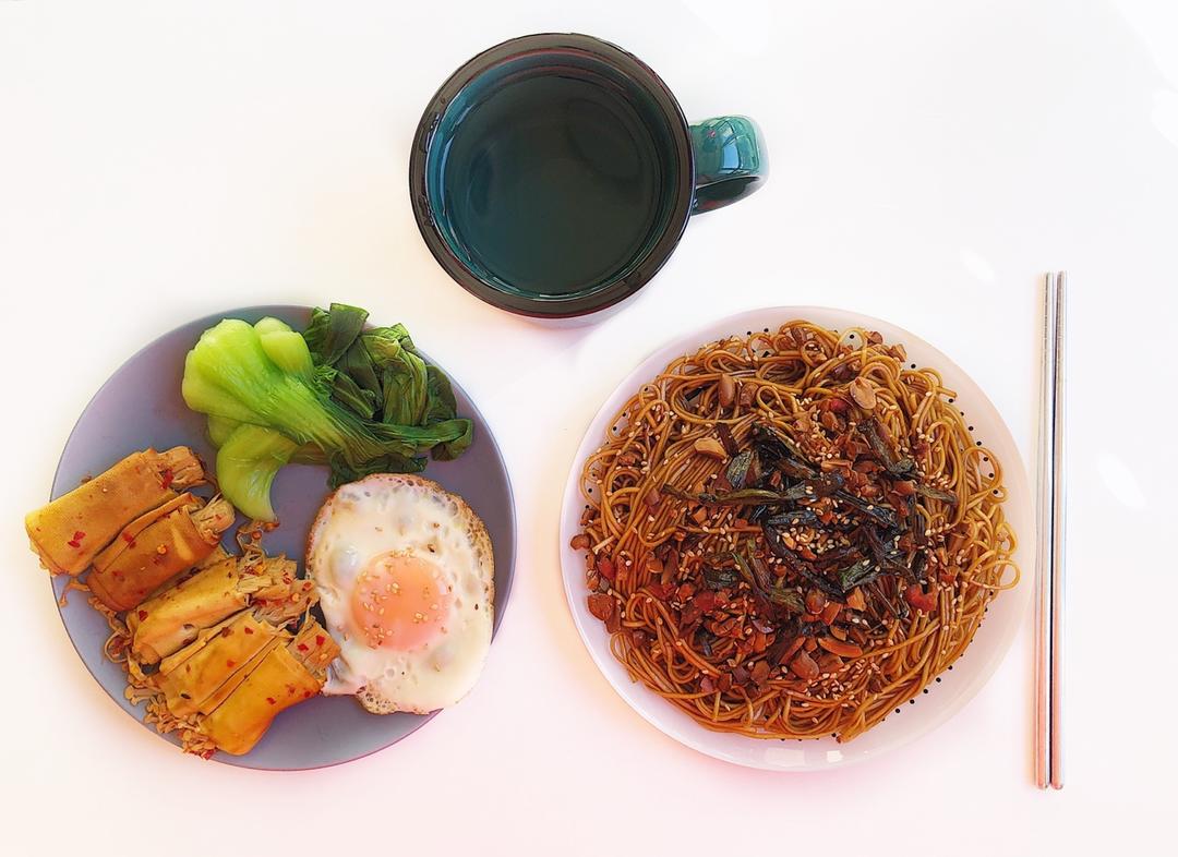 葱油拌面Spring Onion Noodles