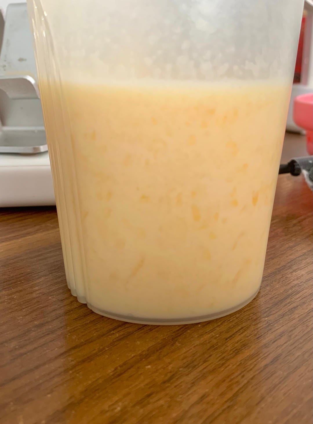 最简单的夏日凉品芒果奶昔