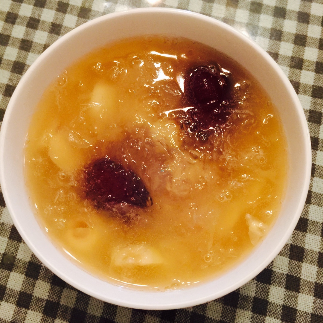 红枣银耳莲子羹