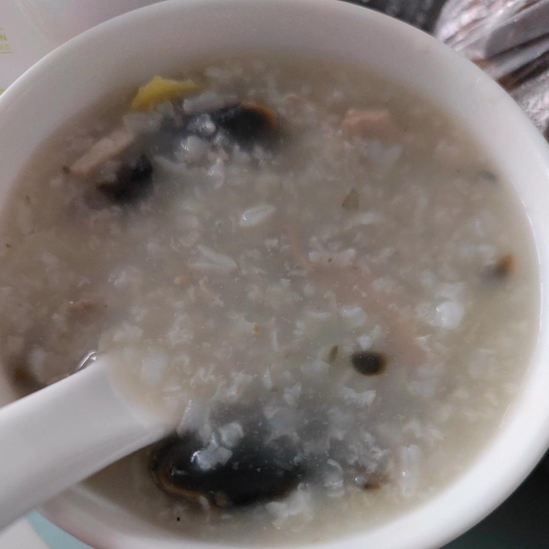 十五分钟快手之香滑皮蛋瘦肉粥(附五分钟电饭煲电压力锅更快捷方法)