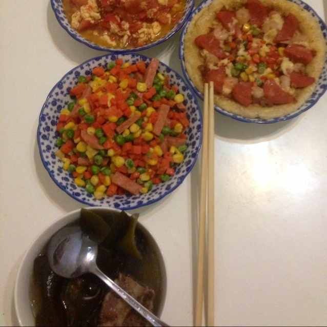 胡萝卜玉米豌豆炒火腿