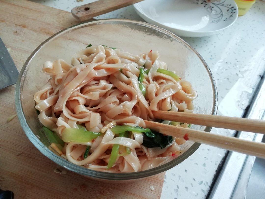 超简单的酸辣凉拌面
