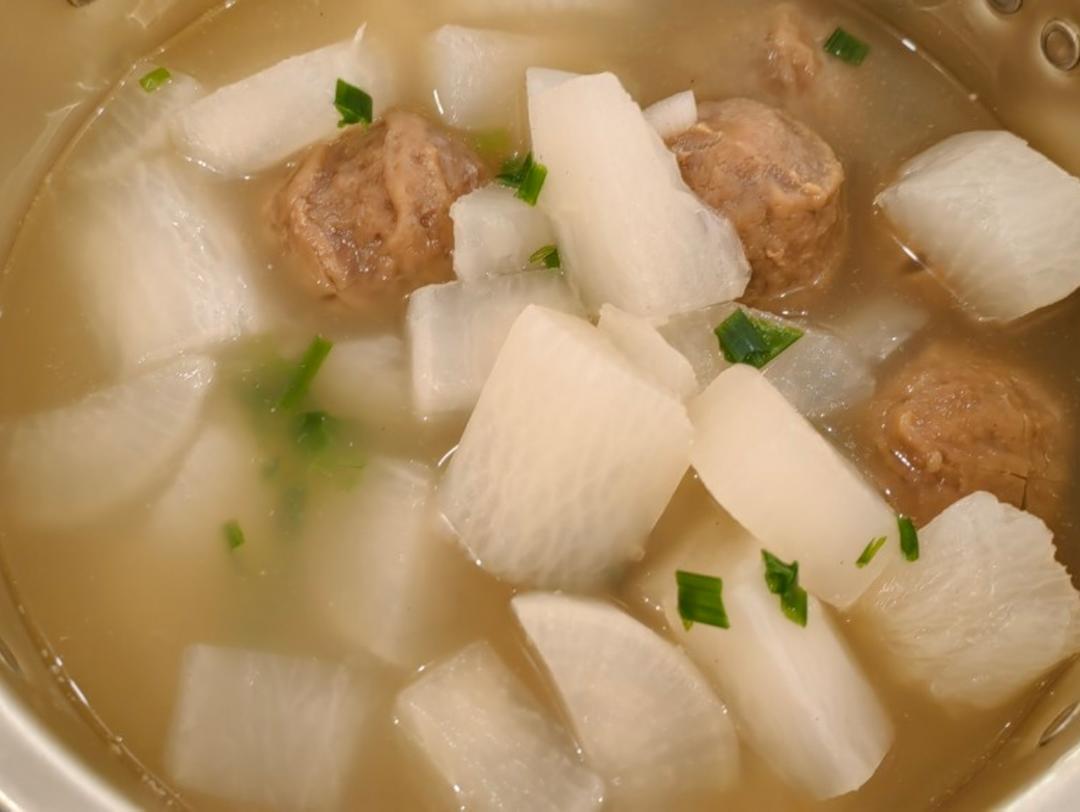 😋清甜好喝，简单易做的牛肉丸萝卜汤
