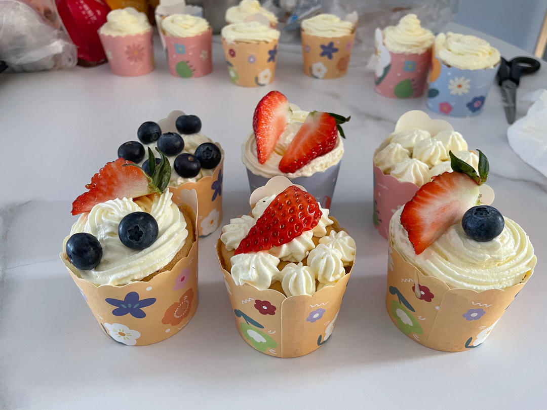 纸杯蛋糕 8寸戚风蛋糕的量