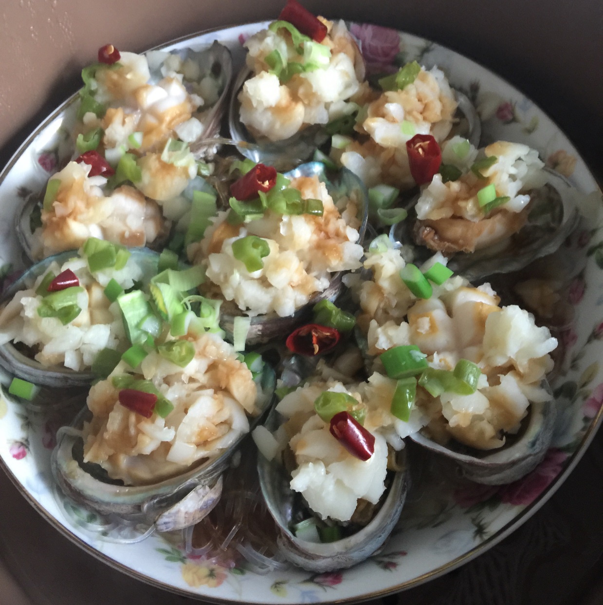 蒜蓉粉丝蒸鲍鱼