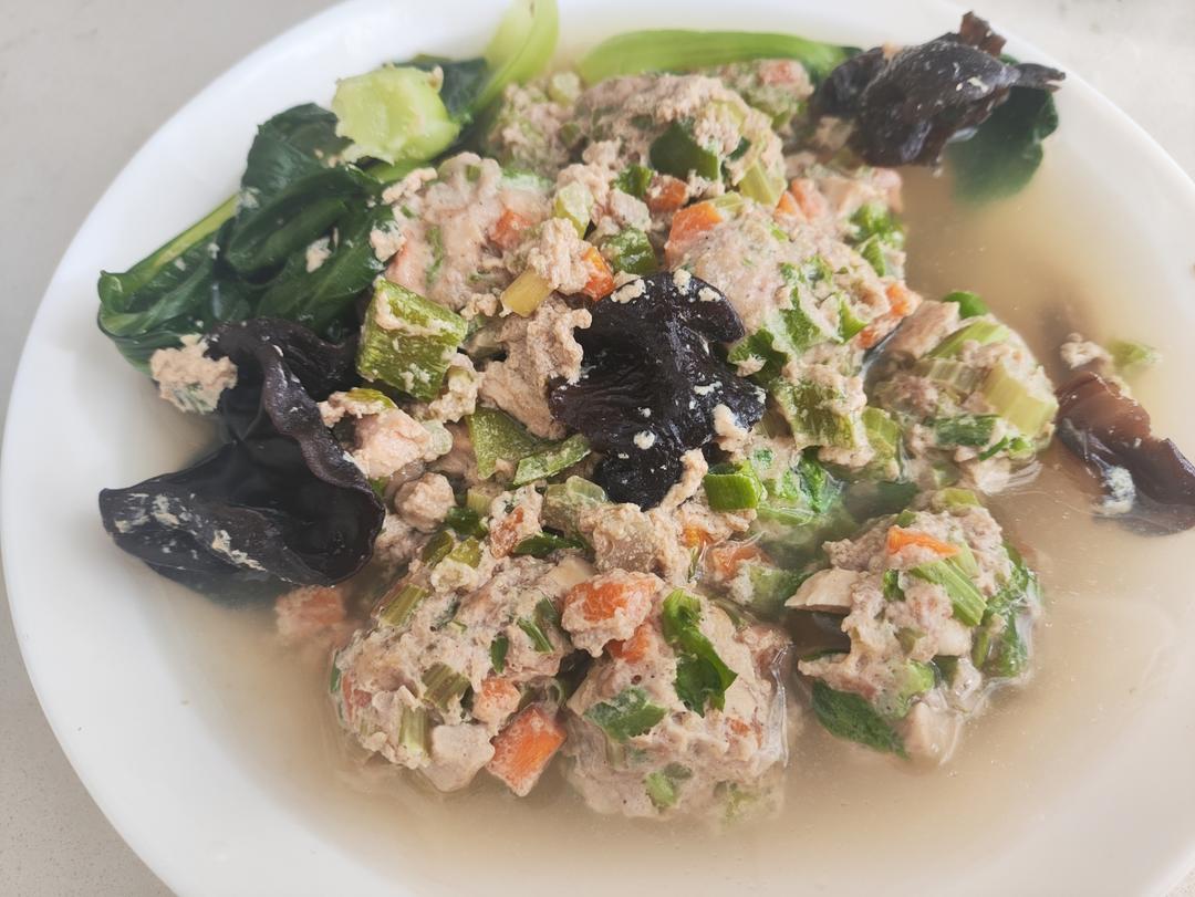 剩饺子馅汆一碗丸子汤