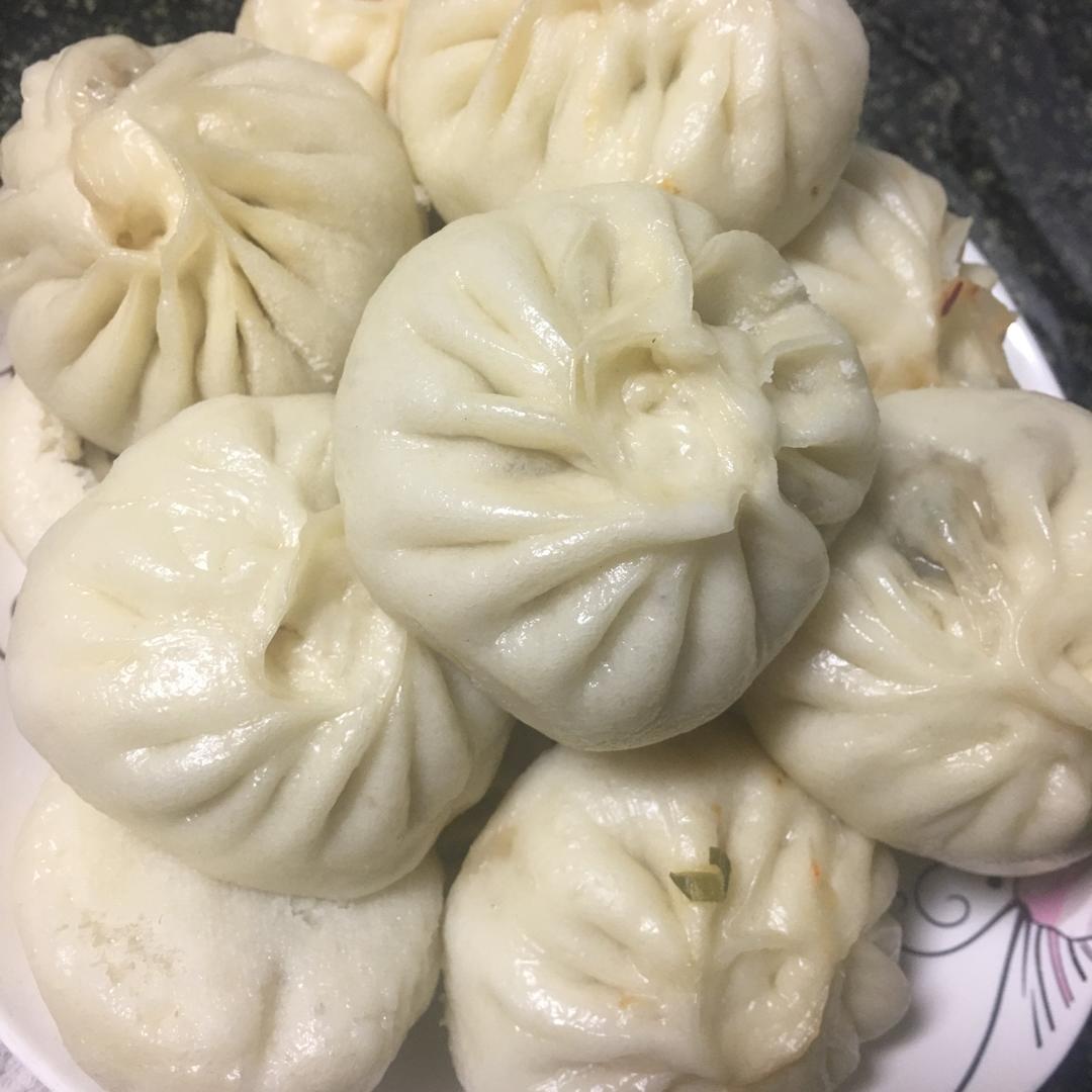 一次发酵的肉包（粉丝菜肉包）
