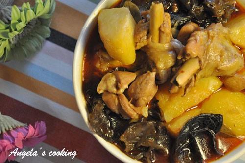 土豆烧鸡的做法