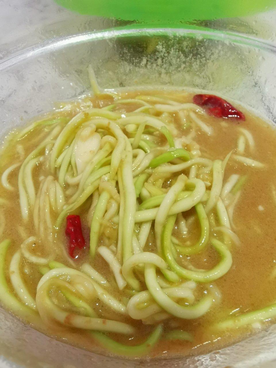 捞汁西葫芦
