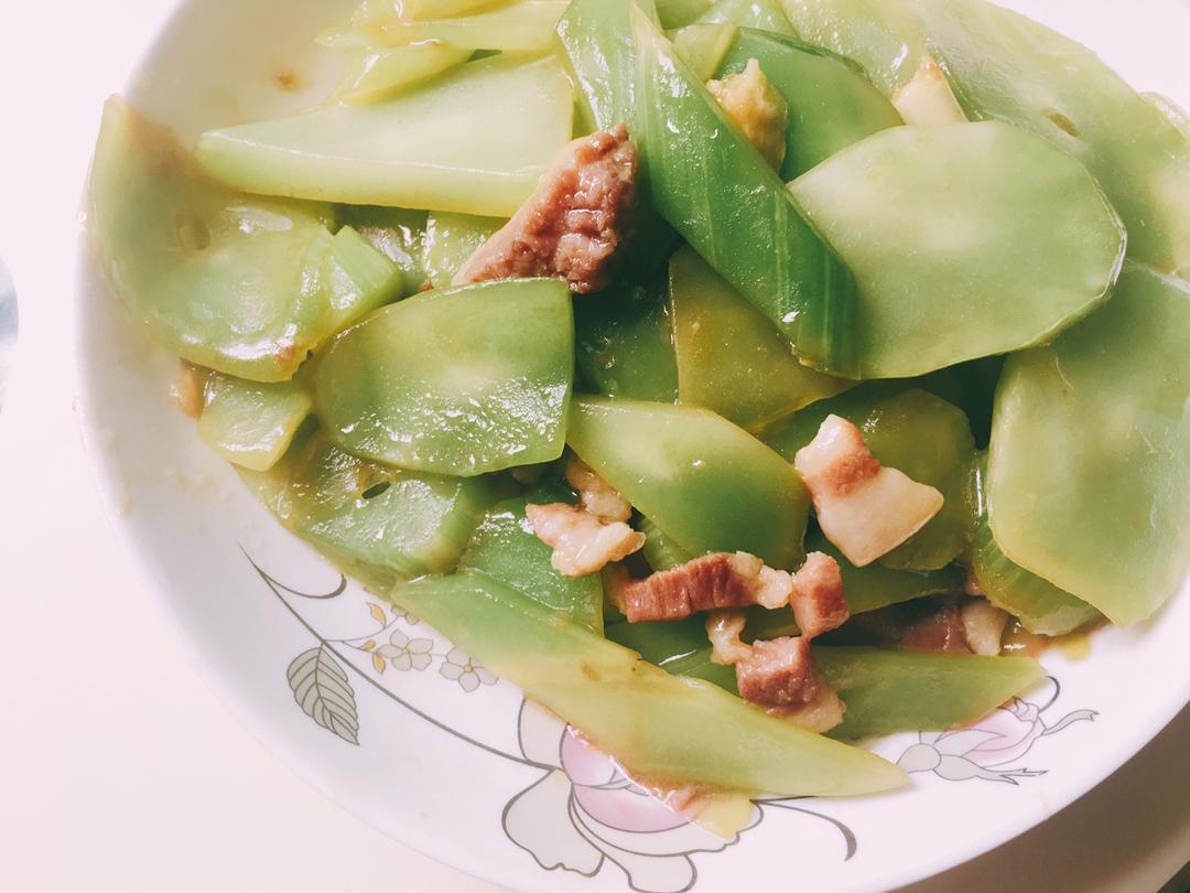 莴笋炒肉片