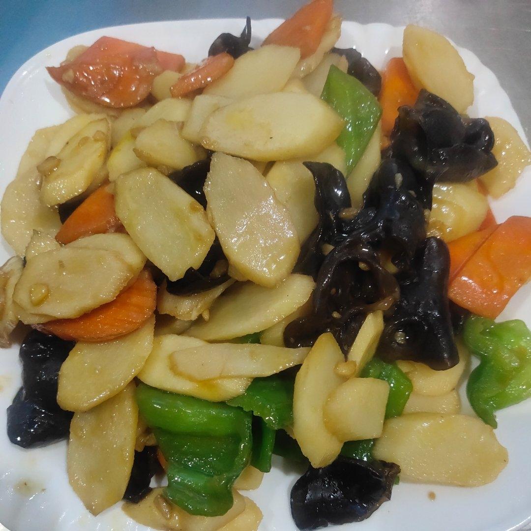 养生食谱之木耳炒山药
