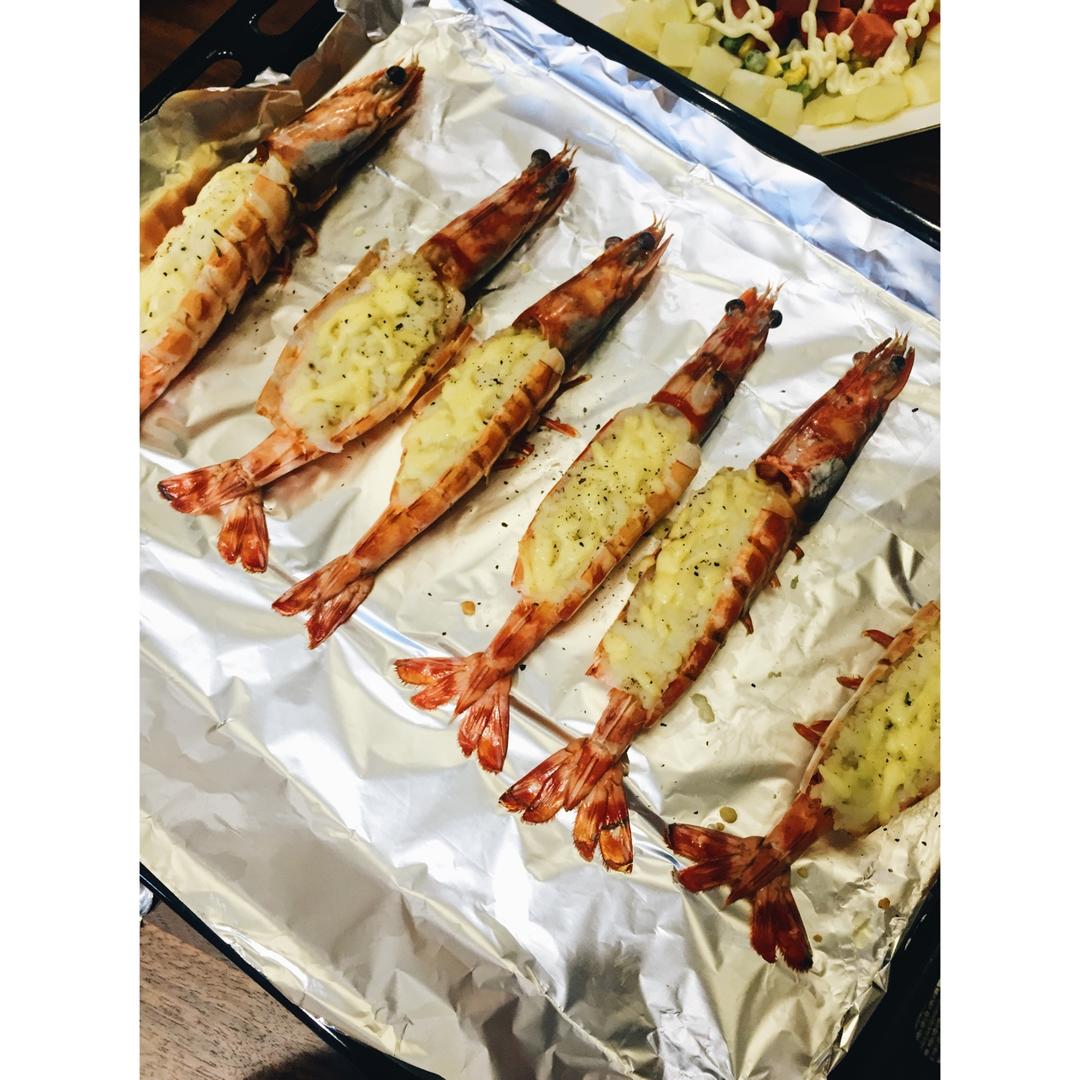 味道那叫一个"赞"--马苏里拉芝士焗大虾