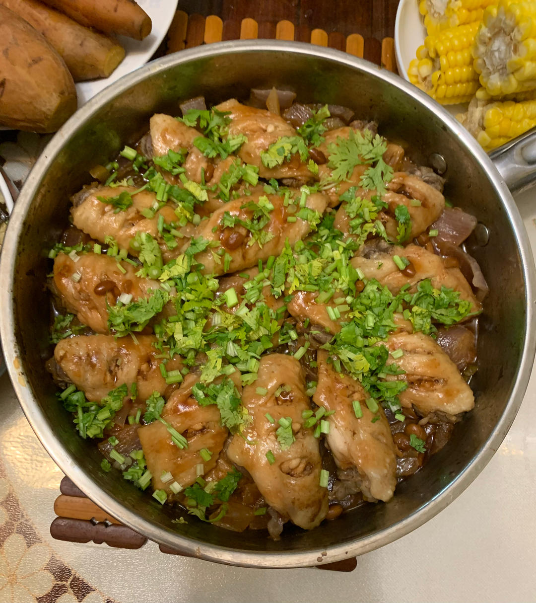 砂锅焗鸡翅煲