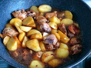 土豆炖鸡块的做法 步骤12