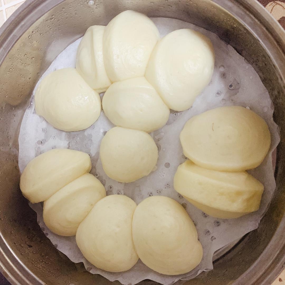 一发奶香小馒头，口感特别好！