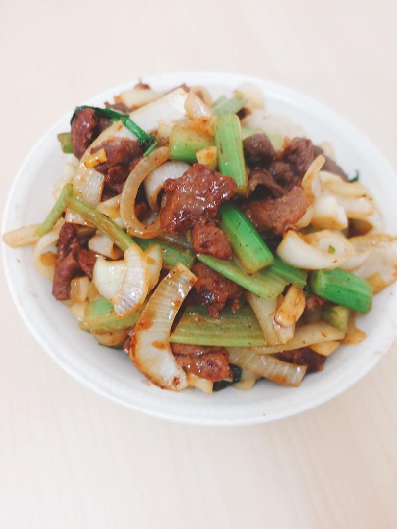 洋葱炒牛肉