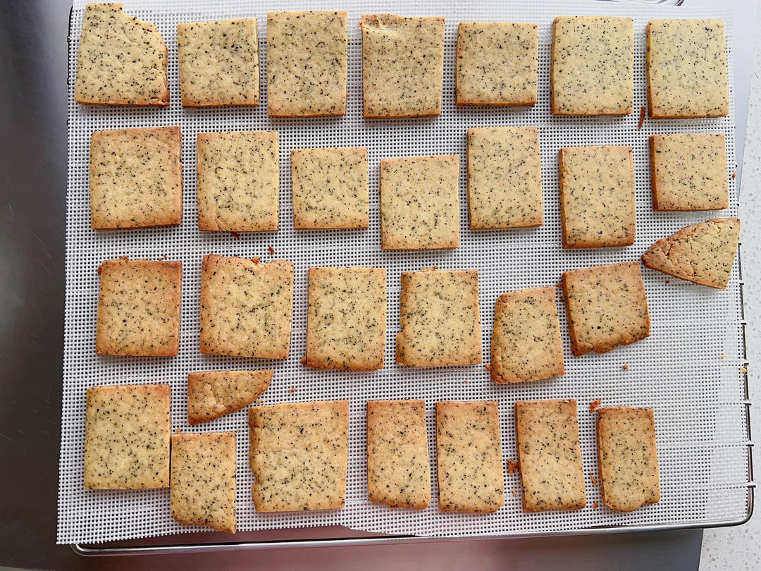 比炼乳小方好吃百倍的方块饼干