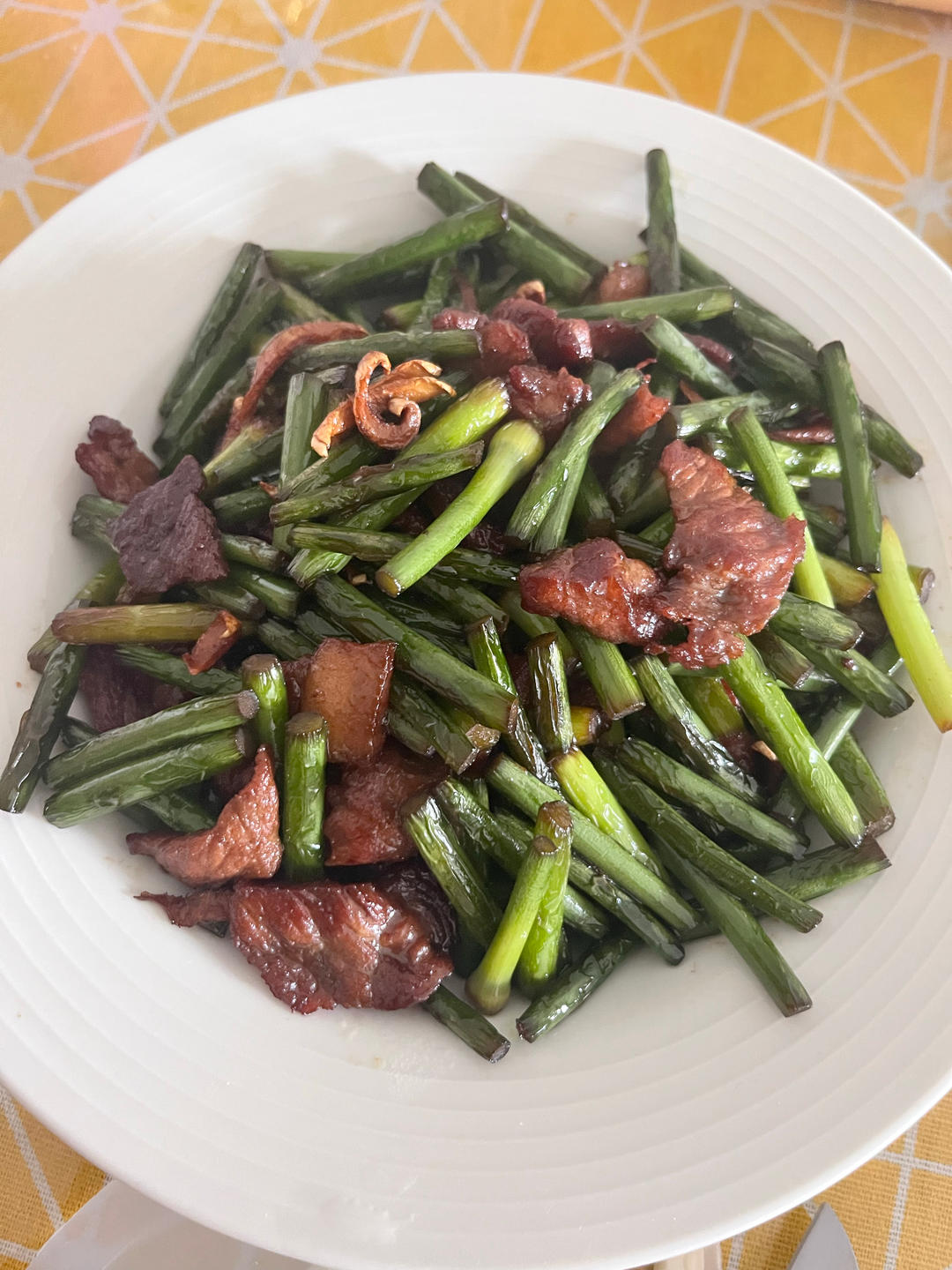 简单易做的下饭菜－蒜苔炒肉