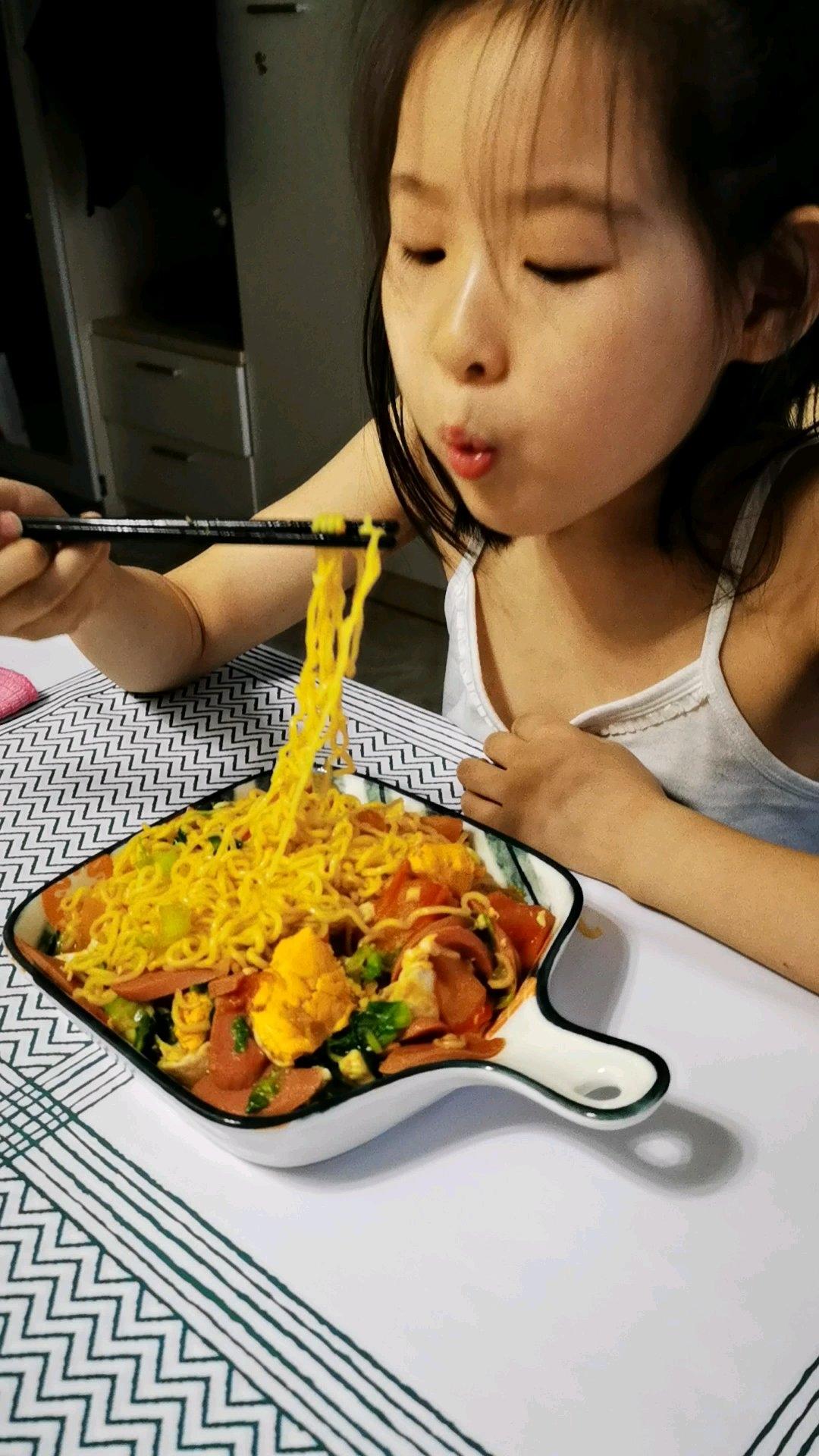 秒杀路边摊✨好吃到没朋友‼️懒人炒方便面🍜