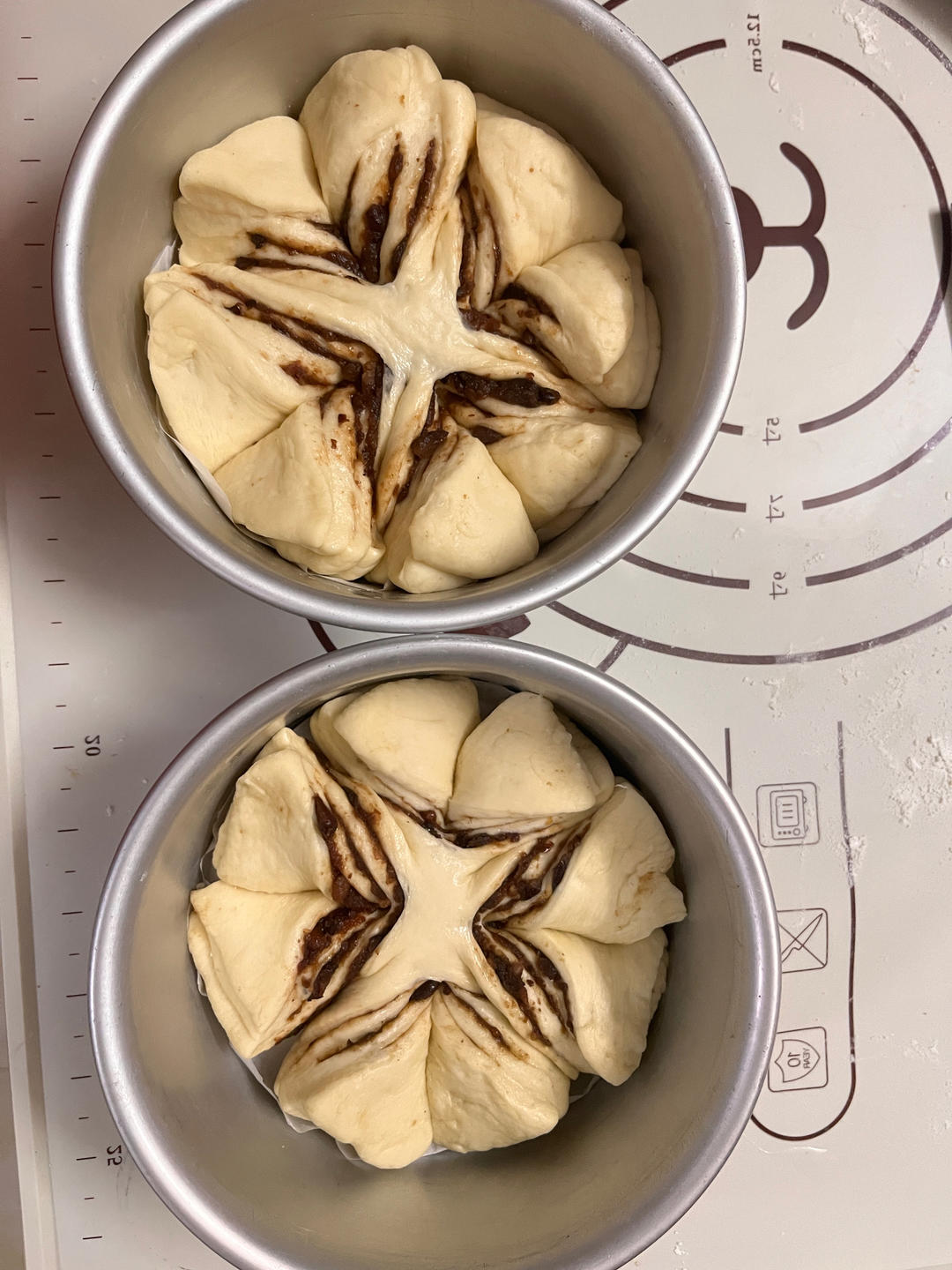 豆沙花式面包