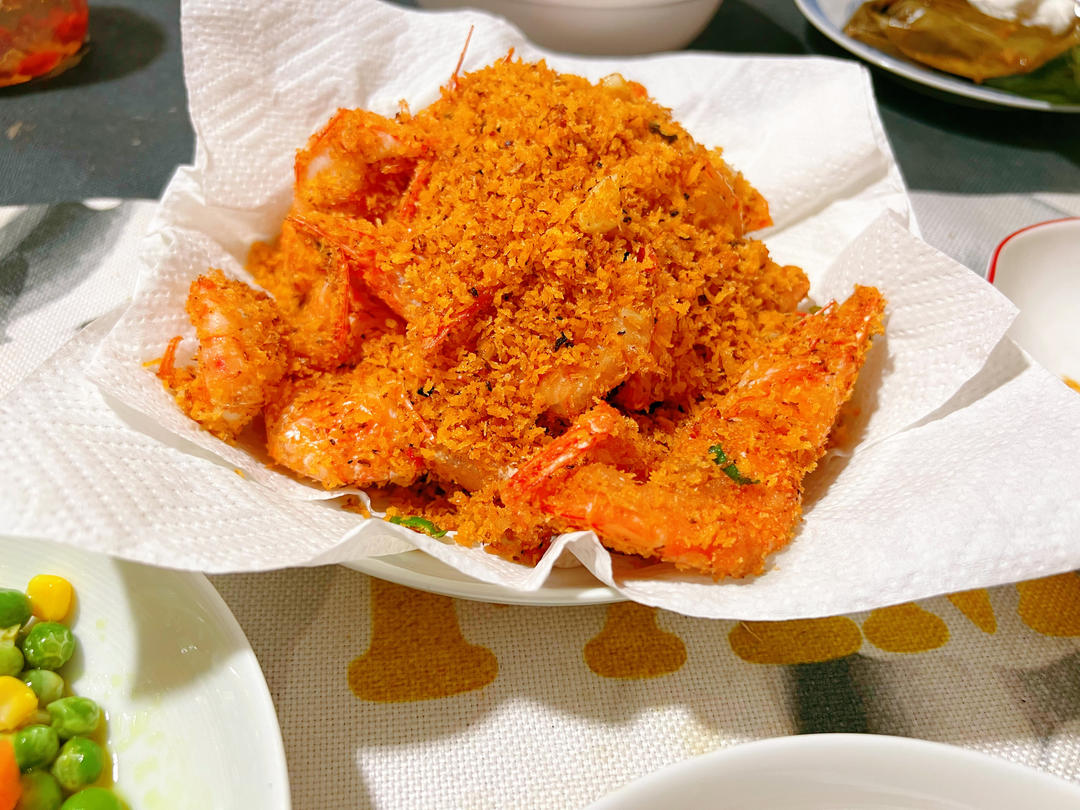 酥脆可口避风塘同款金沙蛋黄面包糠大虾