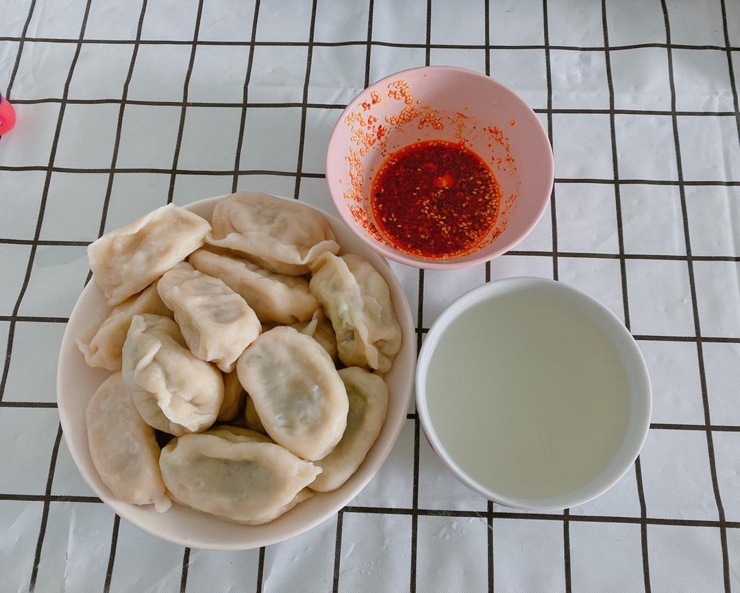 韭菜木耳鲜肉水饺