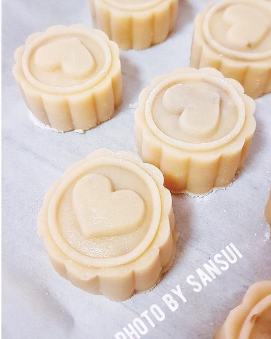 广式月饼—蛋黄莲蓉月饼