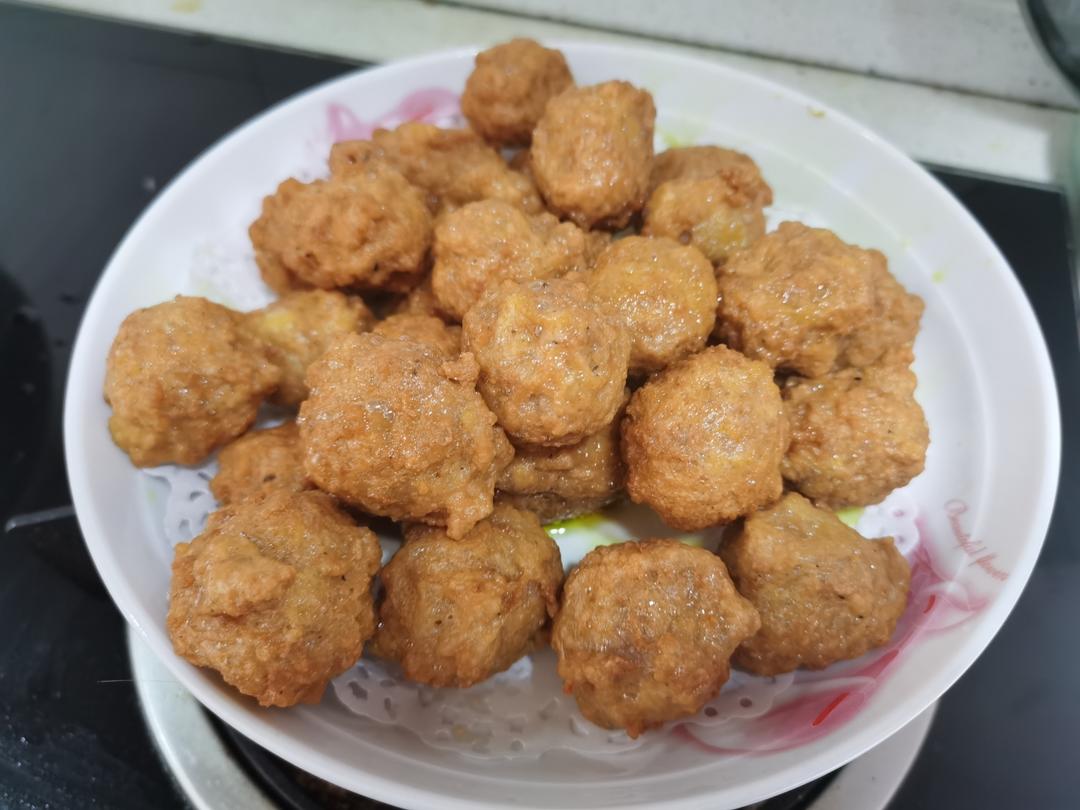 厨师长教你：“炸肉丸”的家常做法，口感和味道都不错，先收藏了