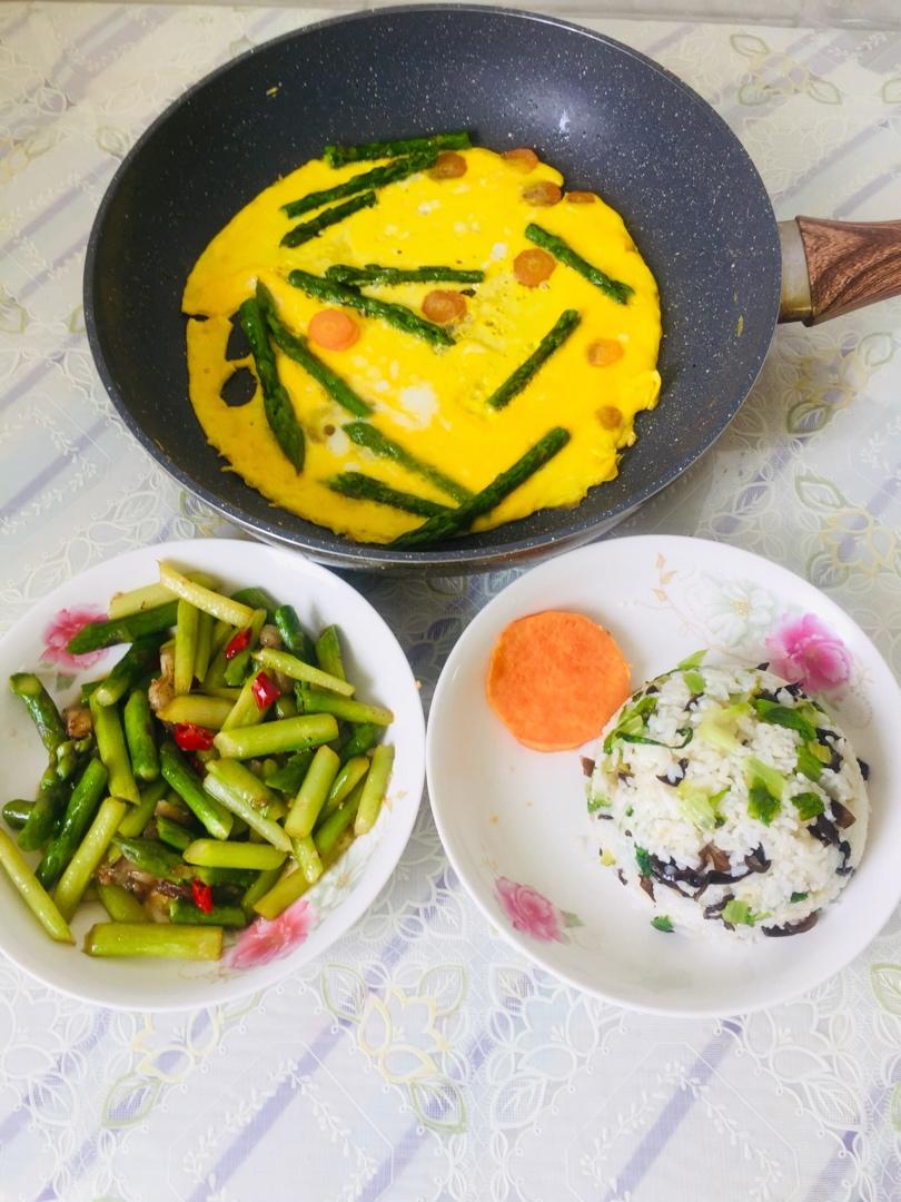 芦笋虾仁早餐蛋饼
