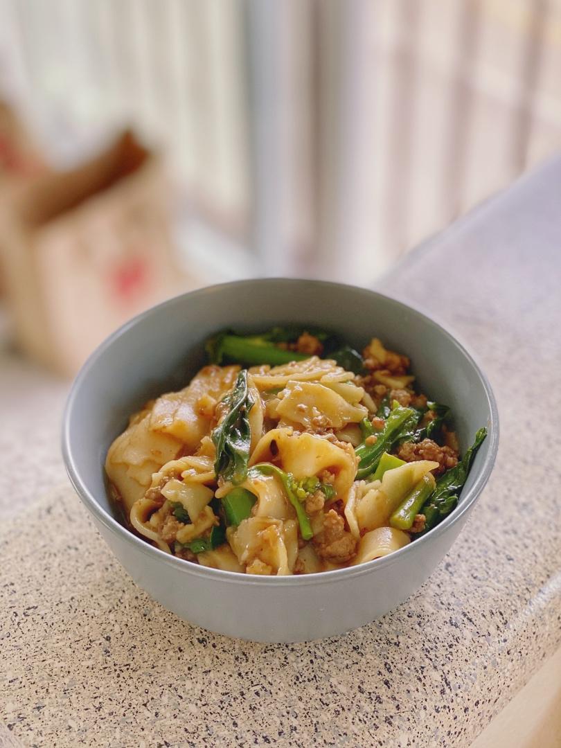 芥蓝牛肉炒河粉