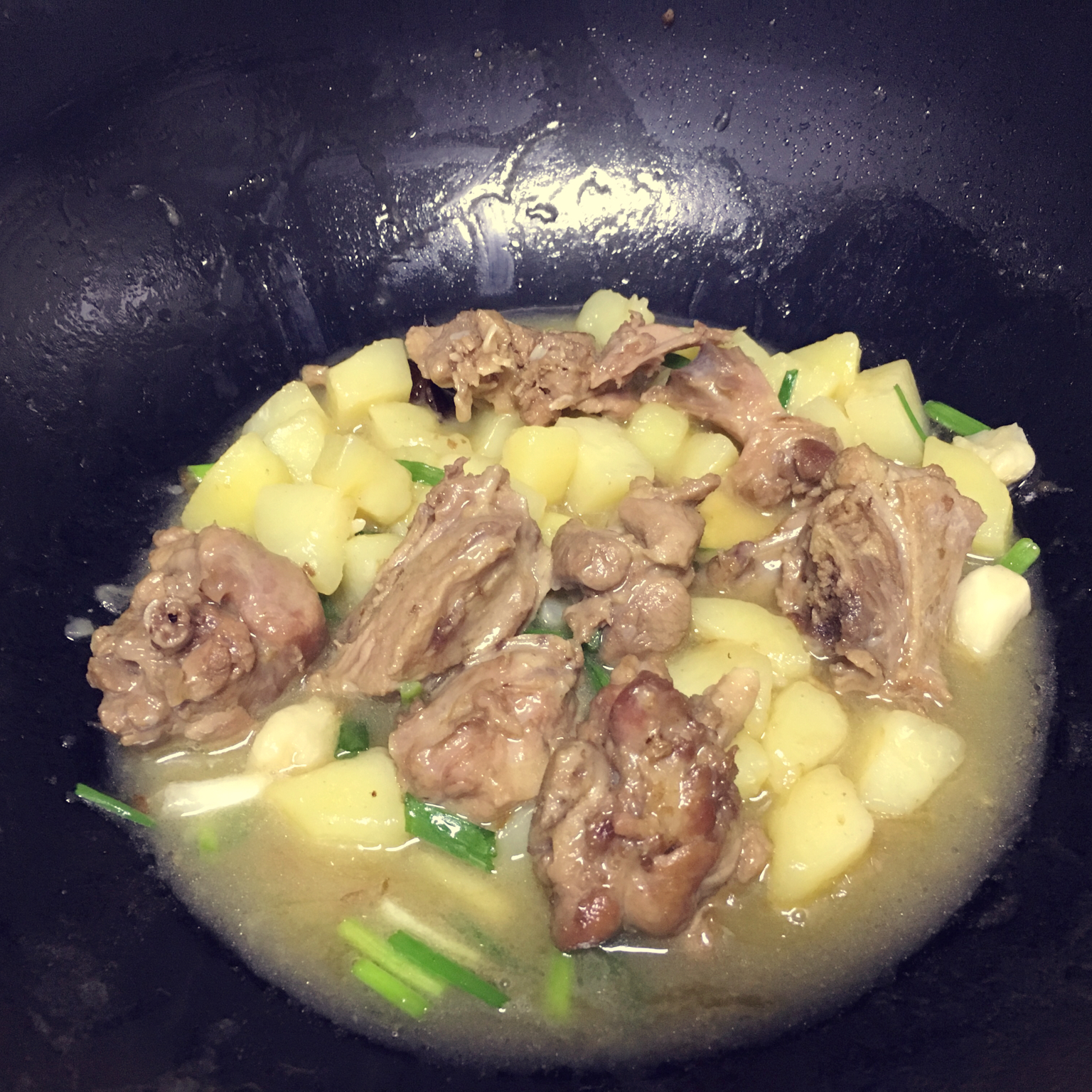 土豆焖鸭