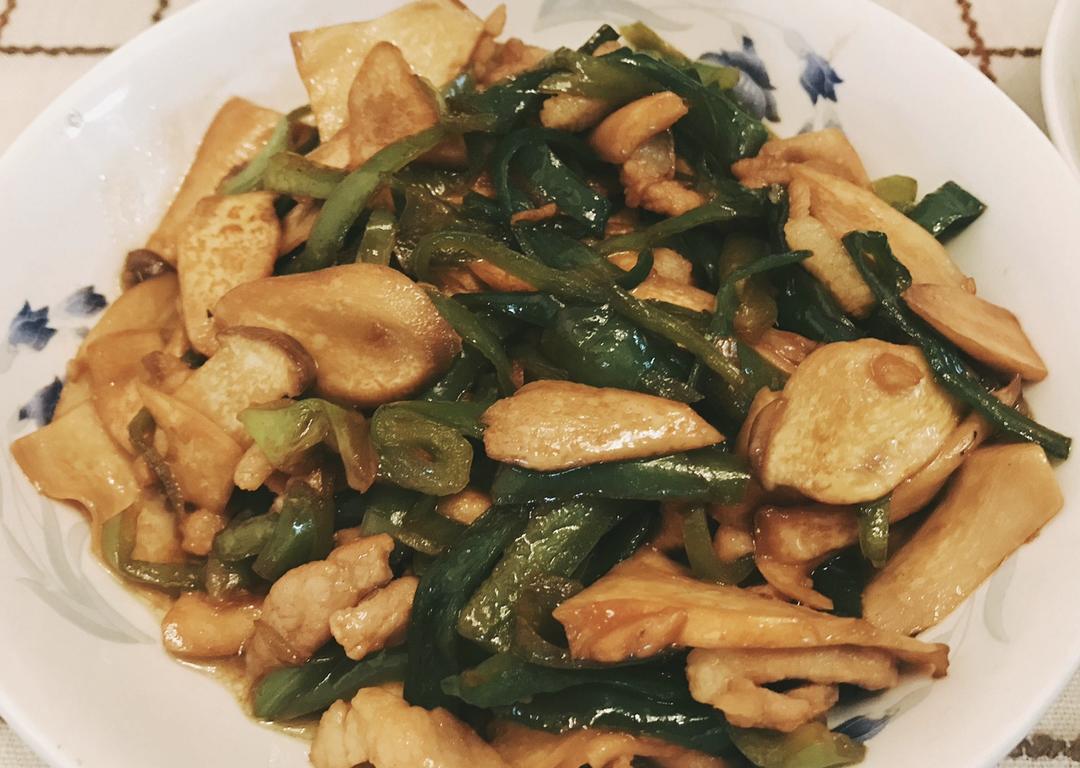 安馨3021减脂餐——青椒肉丝杏鲍菇