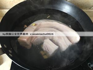 不放油的红烧肉+鹌鹑蛋的做法 步骤3