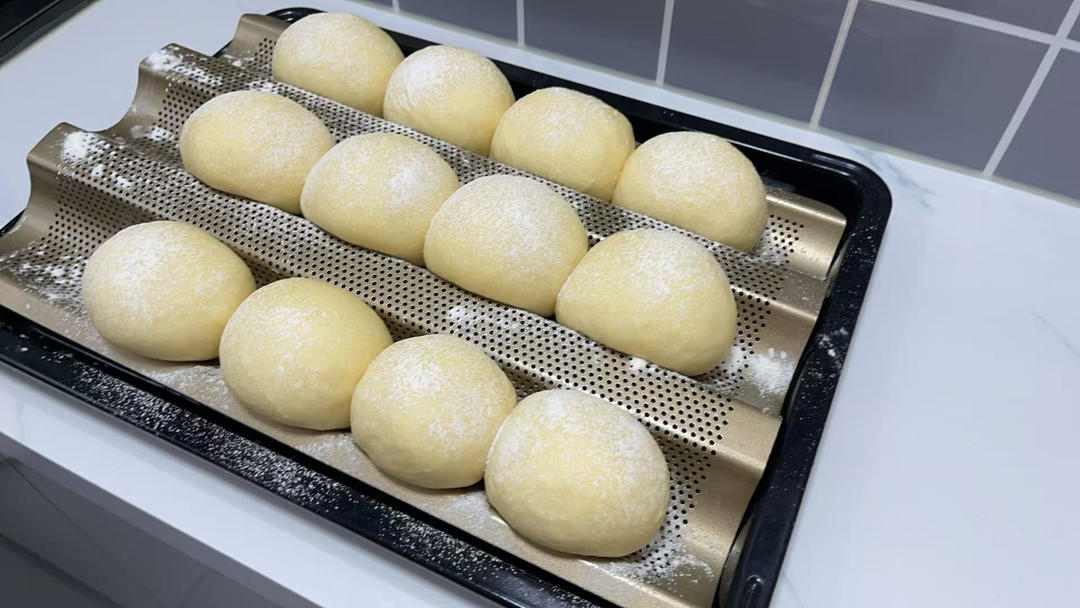 小玛揉面制作白脱小球