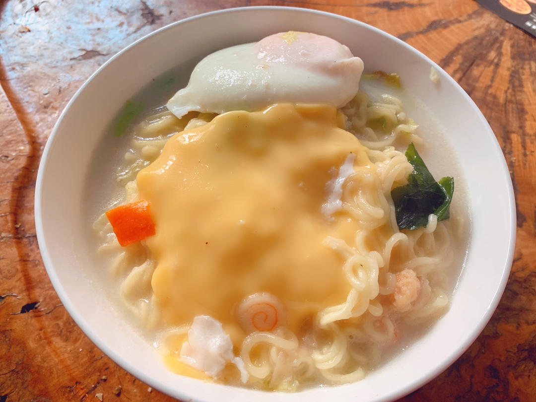 泡面的灵魂吃法(1)——加入芝士&牛奶♥