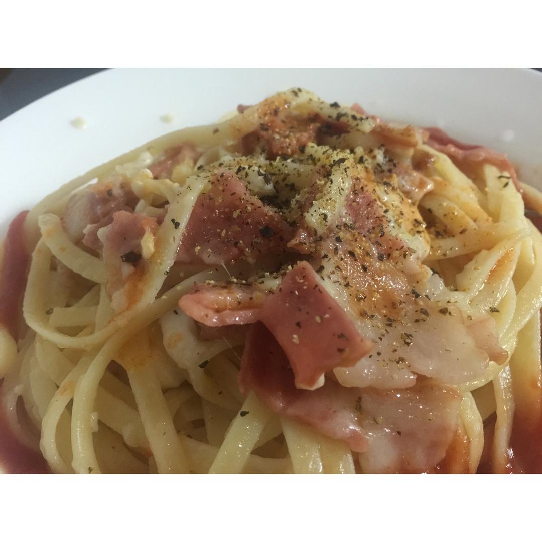 奶油培根意大利面