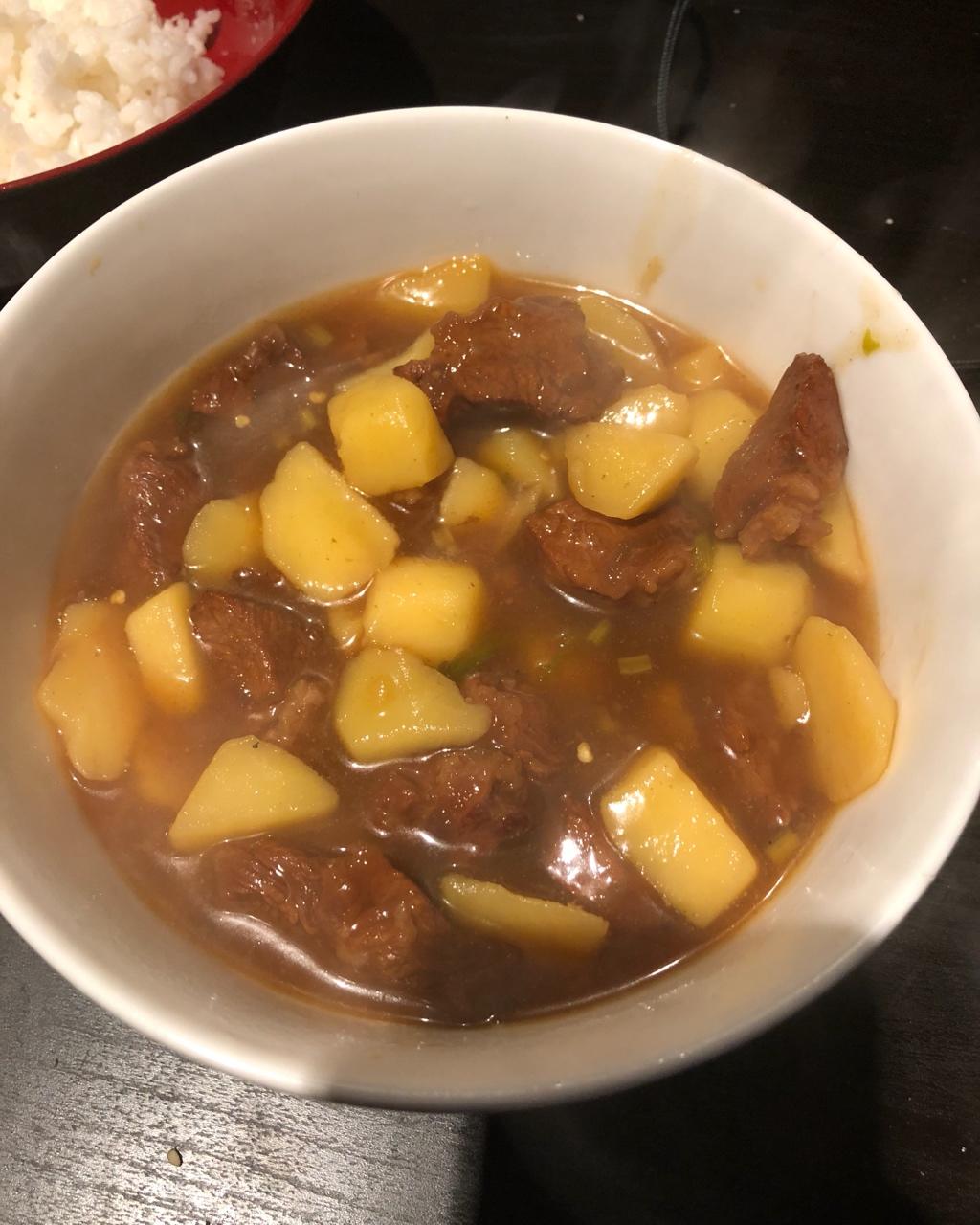 兔子的喵叽酱做的牛肉炖土豆