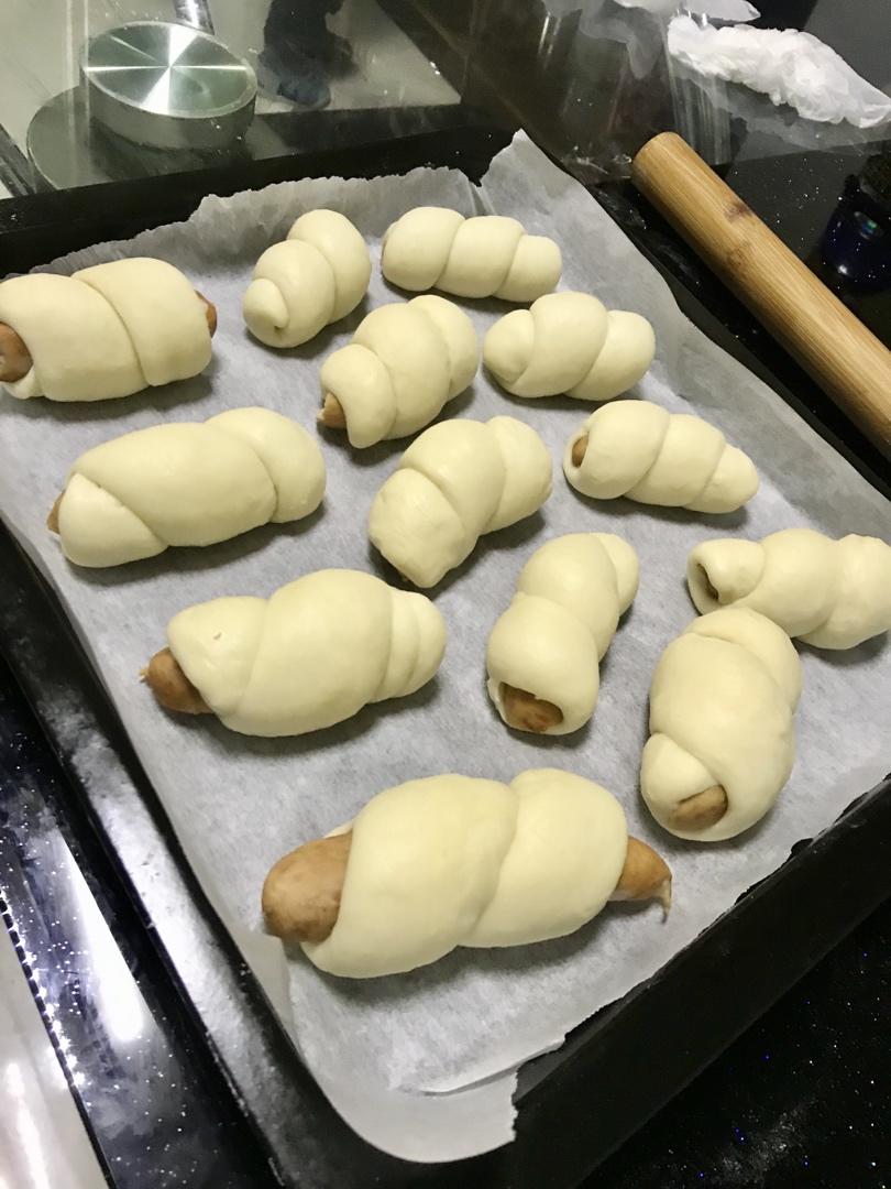 一次发酵迷你香肠小面包卷