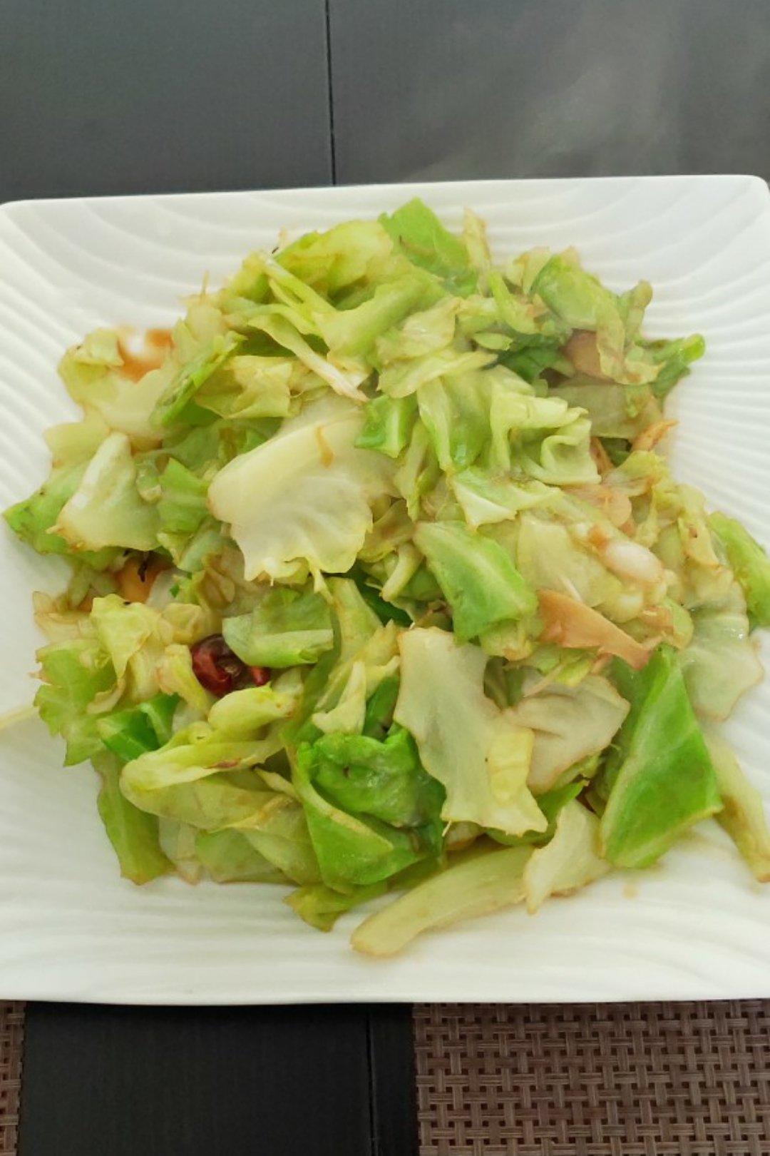 炝炒手撕牛心菜