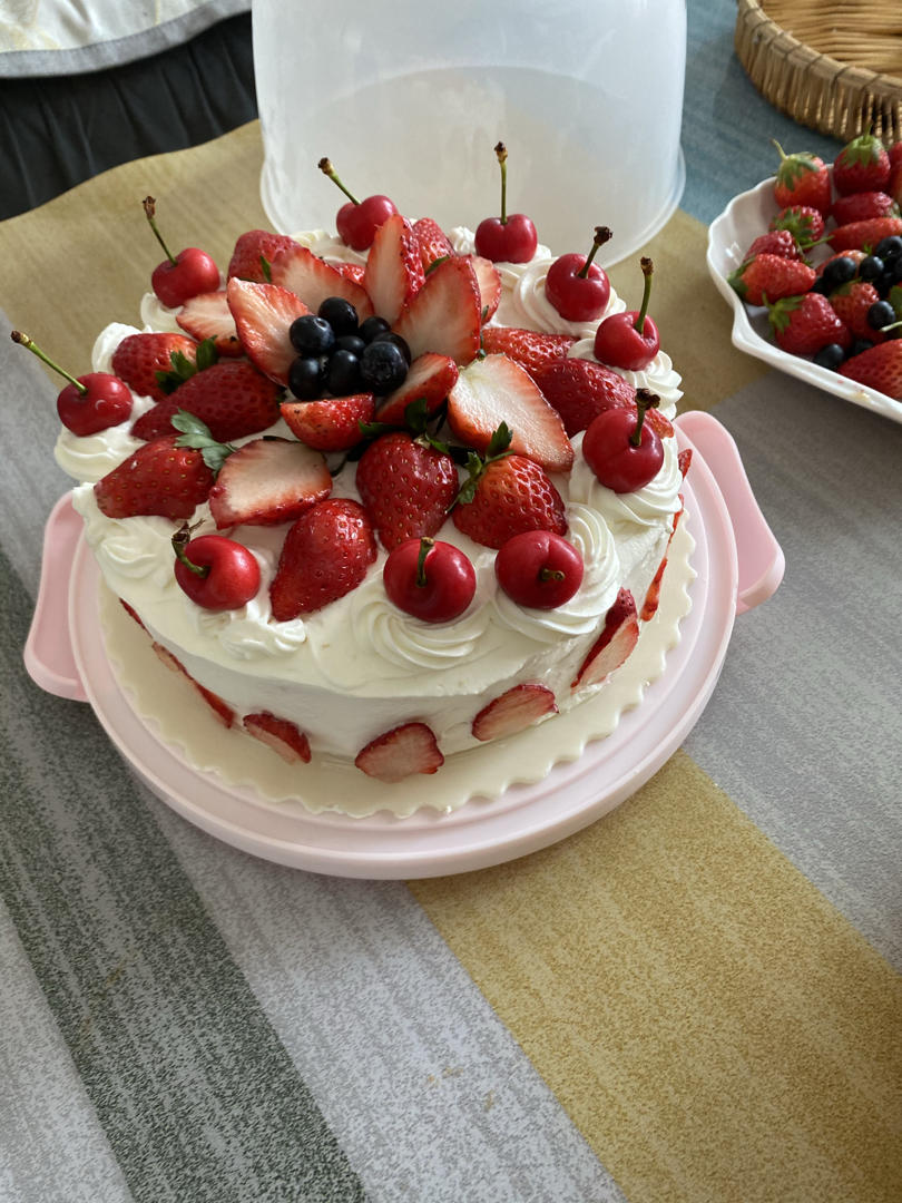 生日蛋糕（抹面裱花视频，新手必看）