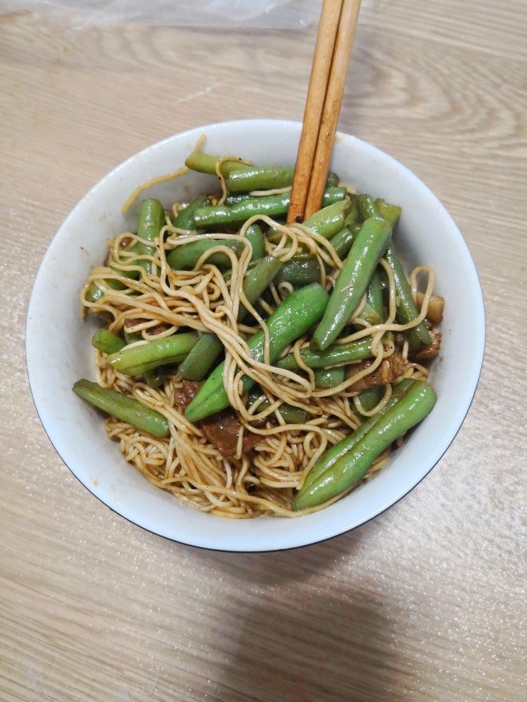 妈妈的豆角肉卤面