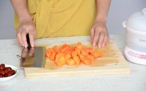 红枣木瓜炖牛奶的做法 步骤8