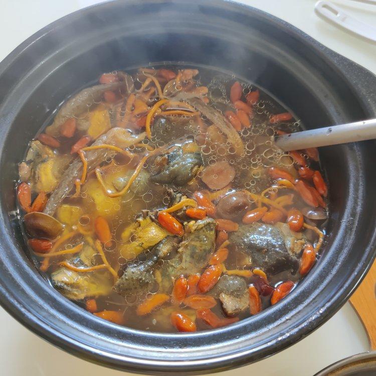 虫草花乌鸡汤
