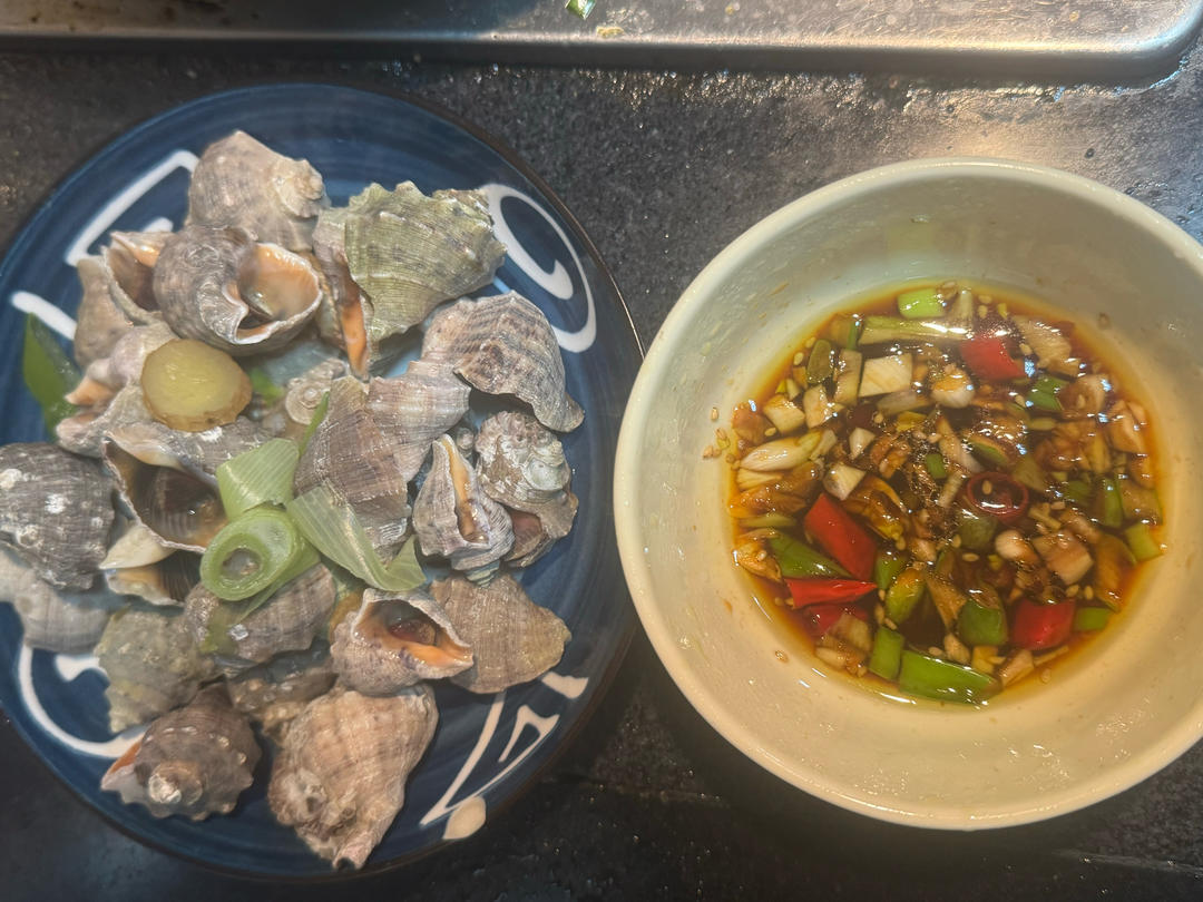 鲜甜 口感十足的白灼海螺 加万能料汁