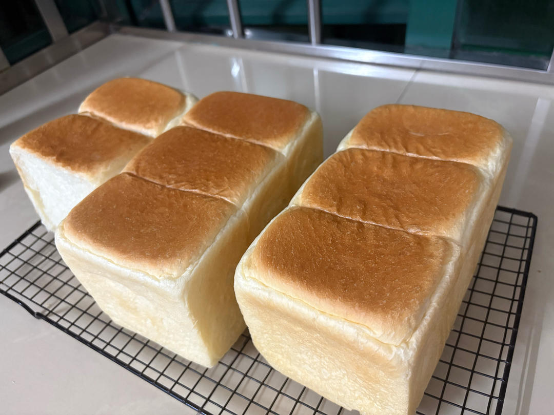 超级！柔软的波兰种淡奶油吐司~奶香十足！