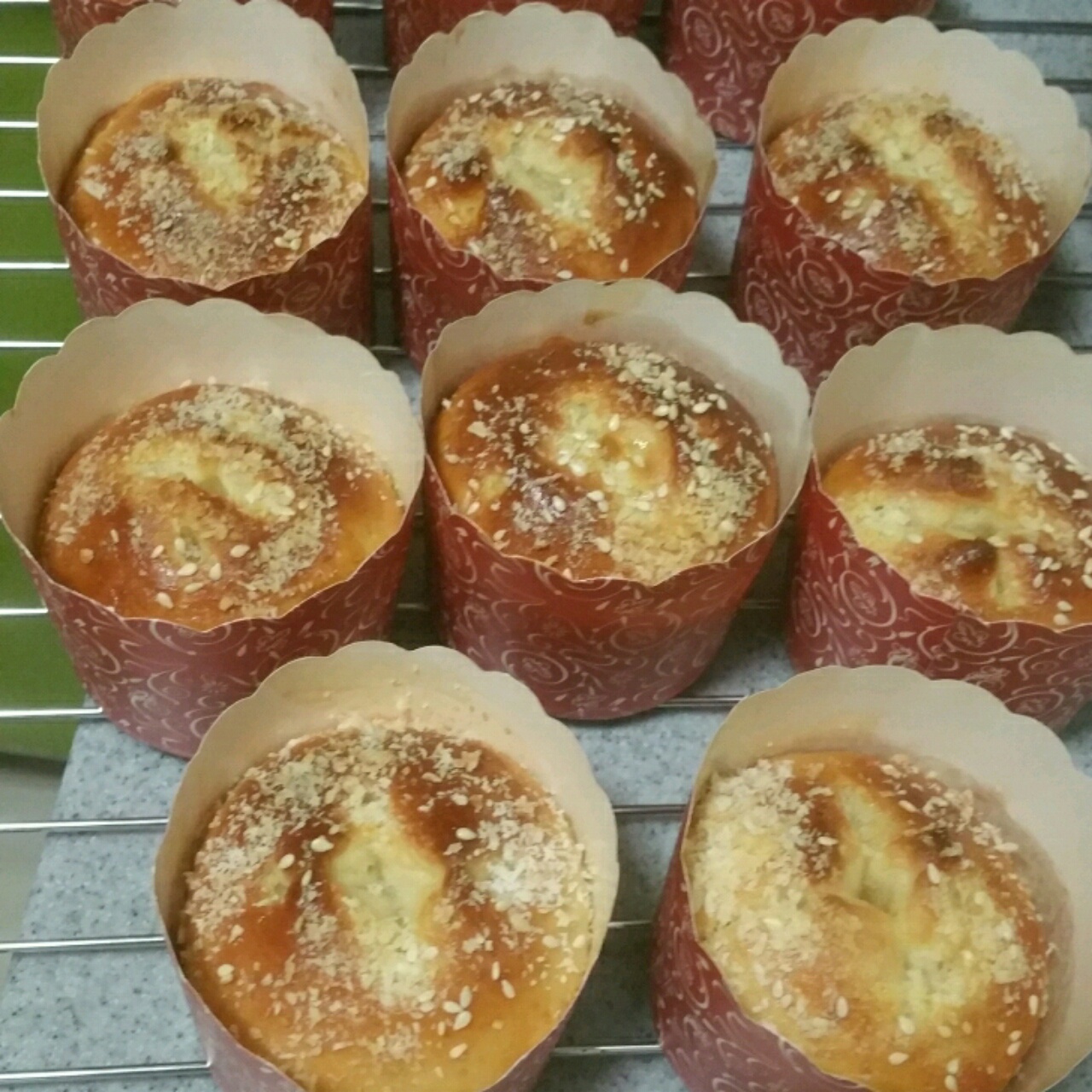 不会爬树的猴_3ern做的罗宋纸杯小面包