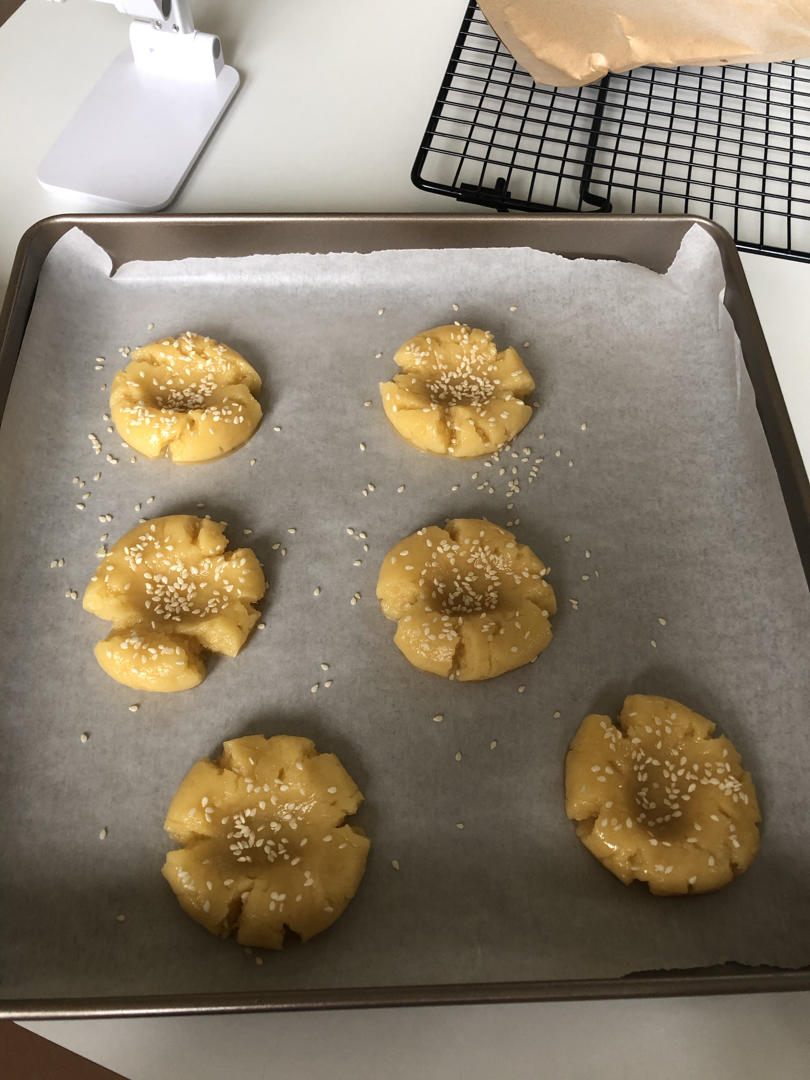 轻轻一按就碎掉的原味桃酥（不输猪油版）