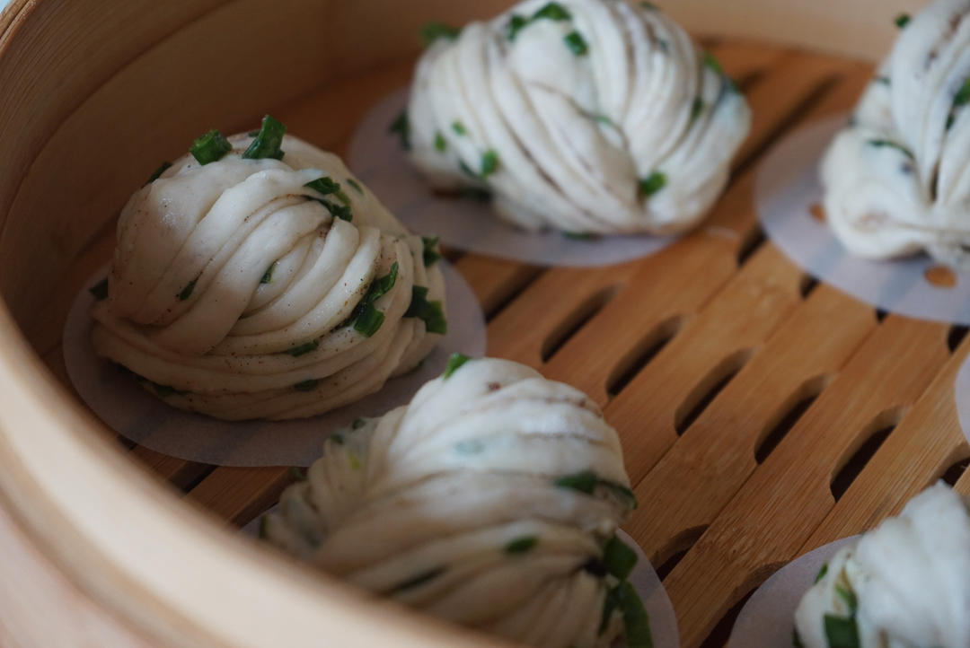 葱油花卷，一根筷子卷出漂亮的造型