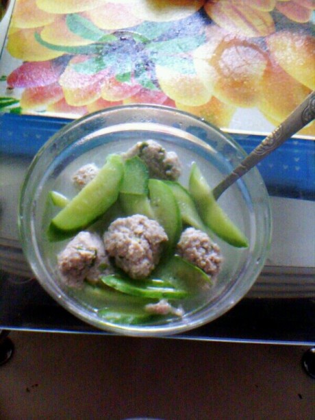 菠菜汆丸子